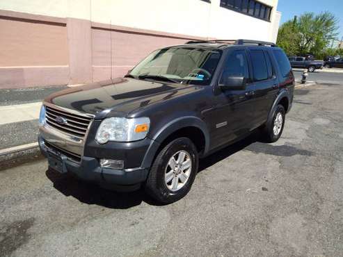 Mint condition 07 ford explorer for sale in Staten Island, NJ