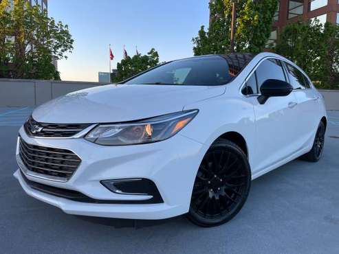 2017 Chevy Cruze premier Heated seats Remote start Camera - cars & for sale in Troy, MI