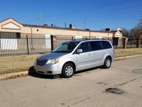 2010 Chryler Town & Country - cars & trucks - by owner - vehicle... for sale in Wichita, KS