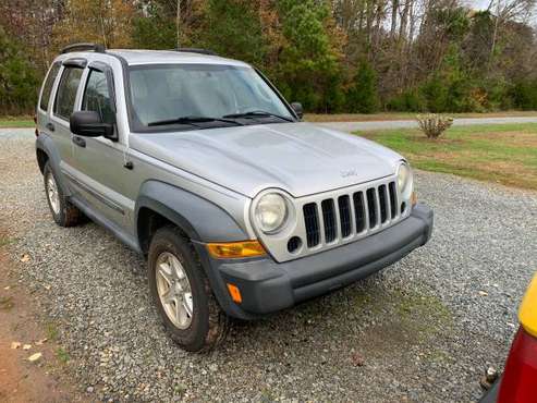 2007 Jeep Liberty - cars & trucks - by owner - vehicle automotive sale for sale in Midland, NC