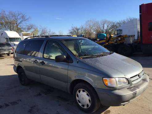 2000 Toyota Sienna For Sale $1850 First Come First Served Call Kevin... for sale in Dallas, TX