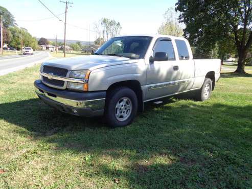 2004 Chevrolet 1500 Ext Cab Short Bed 4x4 Only 90k Miles Very Clean for sale in Waynesboro, MD
