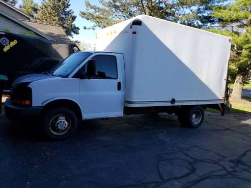2006 CHEVY EXPRESS BOX TRUCK RUNS LIKE NEW - - by for sale in Rochester , NY