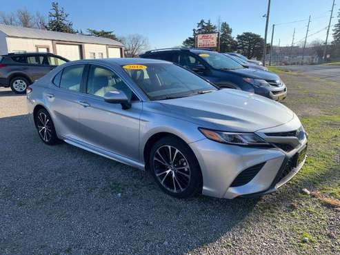 2018 Toyota Camry SE 14,725 miles - cars & trucks - by dealer -... for sale in Fairfield, IA
