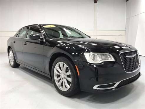 2017 CHRYSLER 300 LIMITED with - - by dealer - vehicle for sale in Wapakoneta, OH
