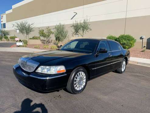 2004 Lincoln town car signature (clean tittle) - cars & trucks - by... for sale in Phoenix, AZ