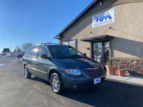 2005 Chrysler Town & Country Minivan Clean Carfax Leather for sale in Nampa, ID