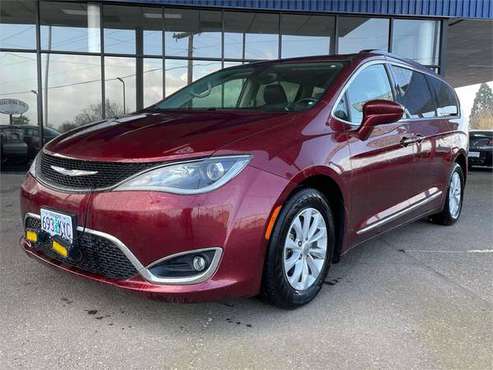 2017 Chrysler Pacifica Touring Minivan - - by dealer for sale in Albany, OR