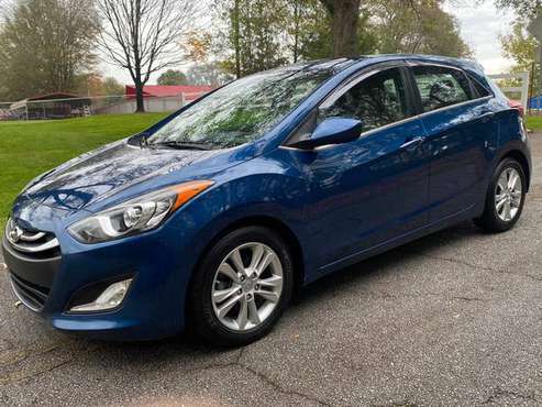 2014 HYUNDAI ELANTRA GT - cars & trucks - by owner - vehicle... for sale in Duncan, SC