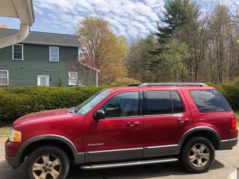 2005 FORD EXPLORER XLT 3 SEATS 4 0 LEATHER ROOF LOADED - cars & for sale in East Longmeadow, MA