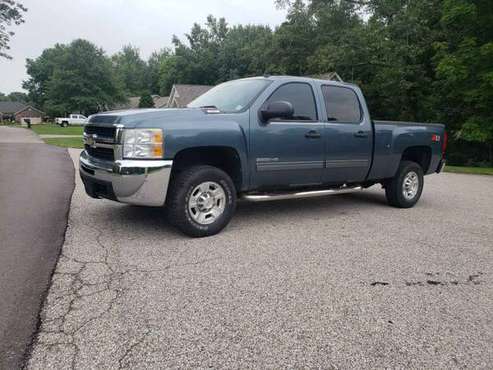 2010 chevy 2500hd crew cab 4x4 gas for sale in Santa Claus, IN