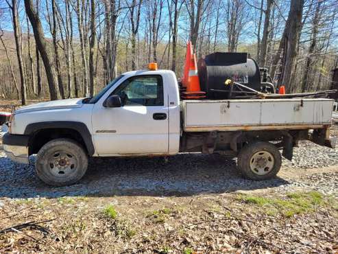 2003 Chevy 2500 seal coating truck for sale in Ligonier, PA