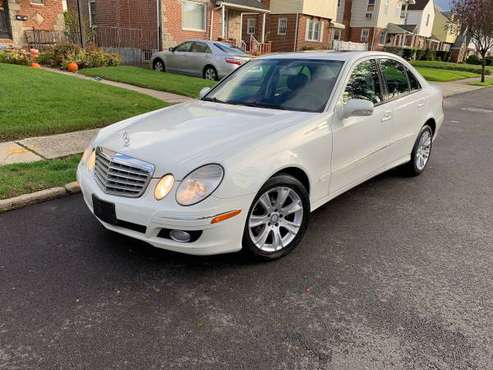2009 MERCEDES BENZ E350 4Matic White/Black Great Condition for sale in Elmont, NY