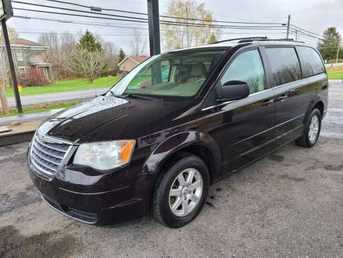 2010 Chrysler Town & Country Two Owners No Accidents Stow & Go for sale in Oswego, NY