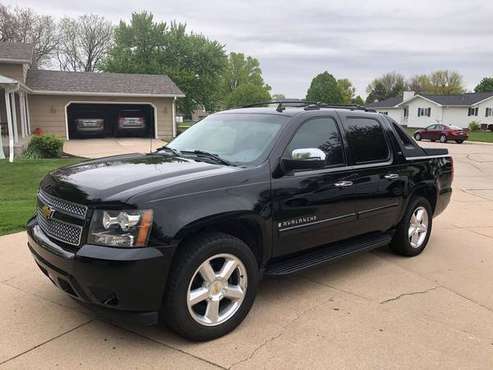 2008 Cherolet Avalanche LTZ - cars & trucks - by owner - vehicle... for sale in grand island, NE