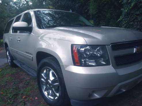 2013 chevrolet suburban - cars & trucks - by owner - vehicle... for sale in Lilburn, GA