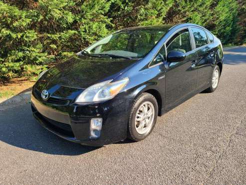 2011 TOYOTA PRIUS .... CLEAN TITLE ... LOW MILES .... - cars &... for sale in Charlotte, NC