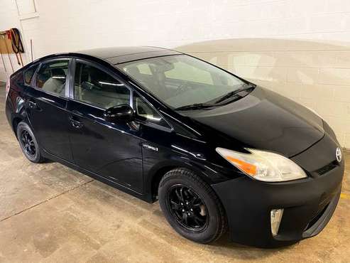 For sale 2013 Toyota Prius - cars & trucks - by owner - vehicle... for sale in Arlington Heights, IL