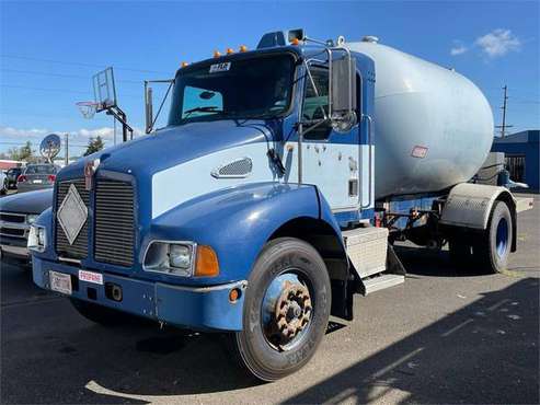 2002 Kenworth T300 4X2 2dr - - by dealer - vehicle for sale in Albany, OR