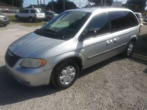 2005 Chrysler Town and Country 3rd row seating - cars & trucks - by... for sale in Auburndale, FL