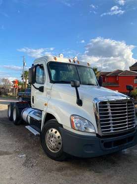 2012 Freightliner Cascadia - cars & trucks - by owner - vehicle... for sale in Austin, TX