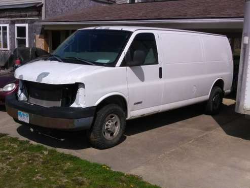 2005 3500 chevy express van for sale in Utica, OH
