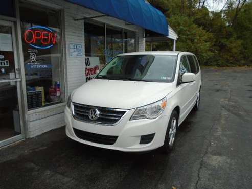 2009 Volkswagen Routan SE *We're Safely Open for Business!* - cars &... for sale in Pittsburgh, PA