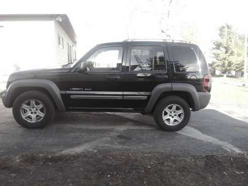 2003 jeep liberty 170,000 4x4 v6 automatic nice condition - cars &... for sale in Argyle, WI