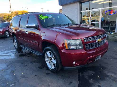 *** 2010 Chevy Suburban LT 4x4 Carfax Certified! Great Service... for sale in milwaukee, WI