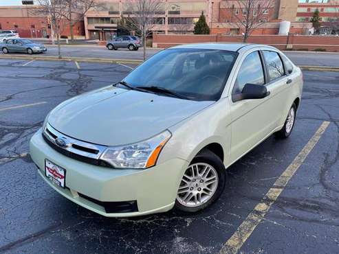 2010 FORD FOCUS - cars & trucks - by dealer - vehicle automotive sale for sale in Kenosha, WI