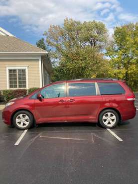 2014 Toyota Sienna LE - cars & trucks - by owner - vehicle... for sale in Troy, NY