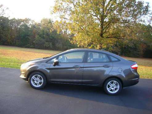 2017 Ford Fiesta SE - cars & trucks - by dealer - vehicle automotive... for sale in Iberia, MO