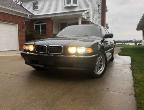 BMW 740il - cars & trucks - by owner - vehicle automotive sale for sale in Sarnia, MI