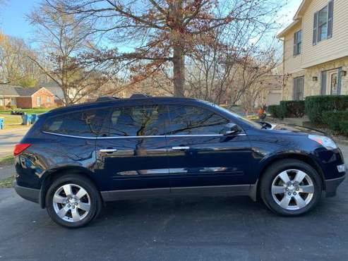 2011 Chevrolet Traverse LT SUV - cars & trucks - by owner - vehicle... for sale in Indianapolis, IN
