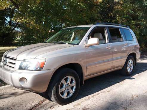 2006 TOYOTA HIGHLANDER. 4X4. ONE OWNER. THIRD ROW SEATING 157k. for sale in Eastlake, OH