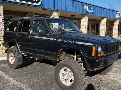 98 Jeep Cherokee XJ 98 Jeep Cherokee XJ 4x4 6.5" Rough Country Lift... for sale in Austin, TX