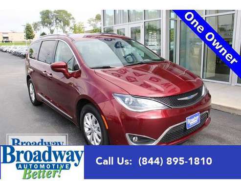 2018 Chrysler Pacifica mini-van Touring L Green Bay for sale in Green Bay, WI