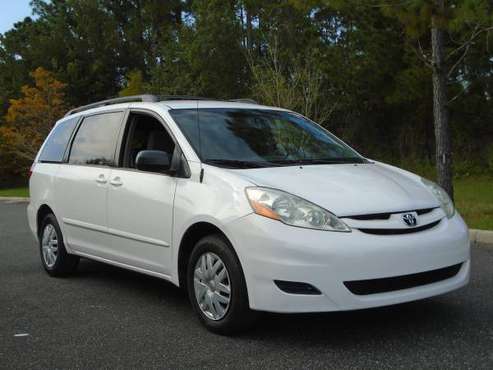 TOYOTA SIENNA mini VAN LE - cars & trucks - by dealer - vehicle... for sale in Gainesville, FL