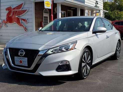 2019 Nissan Altima 2.5 SL - cars & trucks - by dealer - vehicle... for sale in De Pere, WI