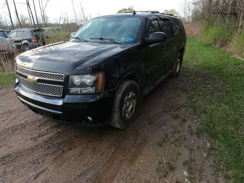 2009 Chevorlet Suburban LT - - by dealer - vehicle for sale in Williamson, NY
