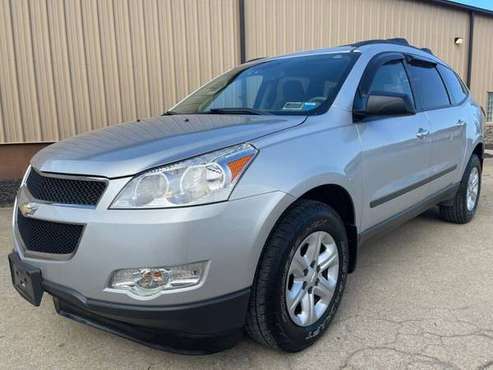 2012 Chevrolet Traverse LS AWD - 3rd Row - Brand New Tires! - cars & for sale in Uniontown , OH
