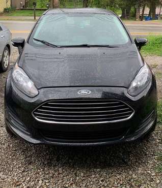 2016 Ford fiesta hatchback for sale in Gastonville, PA