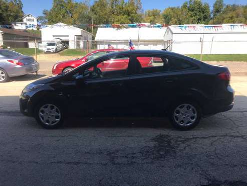 2011 Ford Fiesta Se 100,000 miles RUNS GREAT!!! - cars & trucks - by... for sale in Clinton, IA