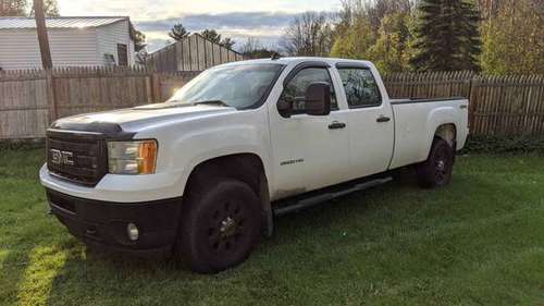 2011 3500 HD. GMC Sierra 4x4 on the Floor - cars & trucks - by owner... for sale in Hudson, NY