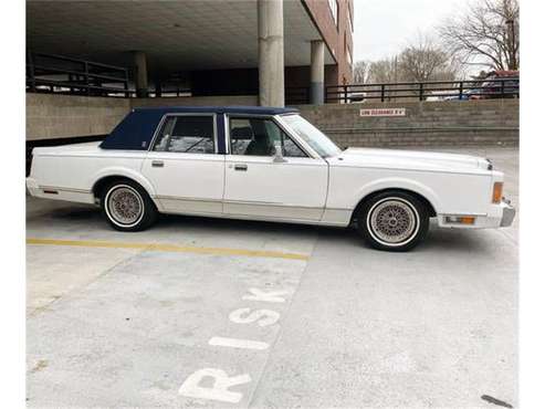 1989 Lincoln Town Car for sale in Cadillac, MI