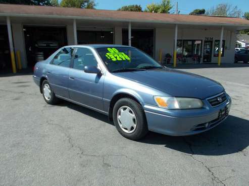 2000 TOYOTA CAMRY - cars & trucks - by dealer - vehicle automotive... for sale in KCMO, MO