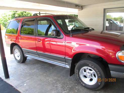Vintage 1999 Ford Explorer XLT - cars & trucks - by owner - vehicle... for sale in Mifflinville, PA