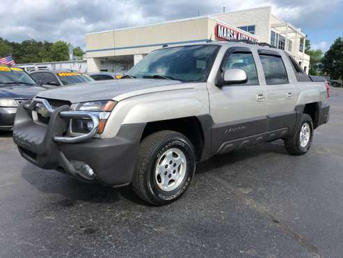 Sharp! 2005 Chevy Avalanche 1500! 4x4! Crew Cab! We Finance! for sale in Ortonville, MI