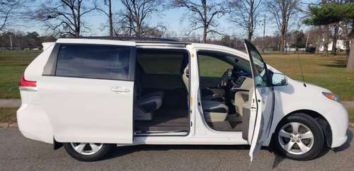 2011 Toyota Sienna - DVD - cars & trucks - by dealer - vehicle... for sale in Westbury , NY