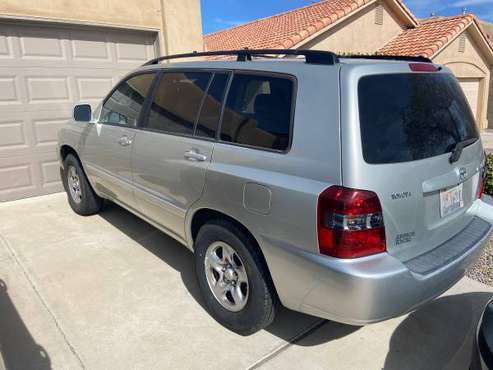 2004 Toyota Highlander With 3rd Row Seat - cars & trucks - by owner... for sale in Albuquerque, NM
